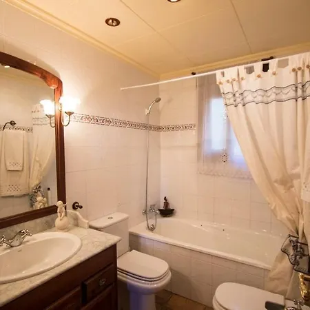 Villa Catalunya Casas Peaceful Perfection , Only 30km From Barcelona! *